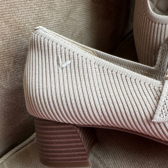 Vivai Beige Women's Heels - Picture 2 of 8